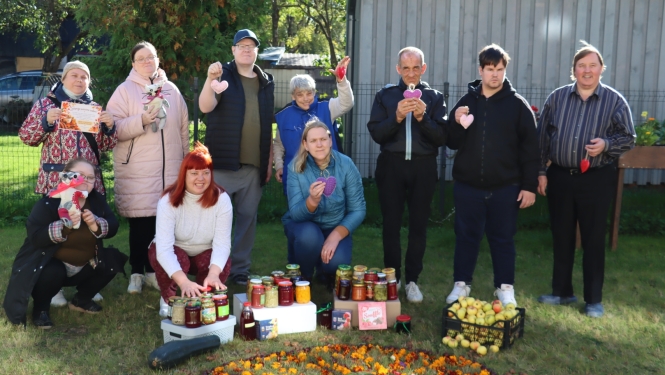 Grupu māja