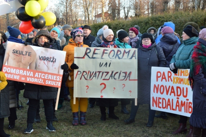 Aprit gads kopš piketa, kurā iedzīvotāji iebilda iecerei dalīt Limbažu un Krimuldas novadu teritorijas