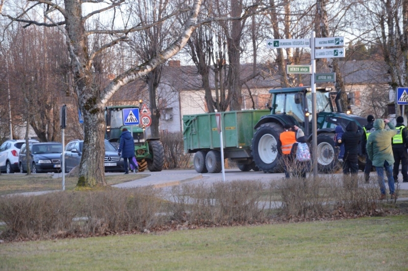 Aprit gads kopš piketa, kurā iedzīvotāji iebilda iecerei dalīt Limbažu un Krimuldas novadu teritorijas