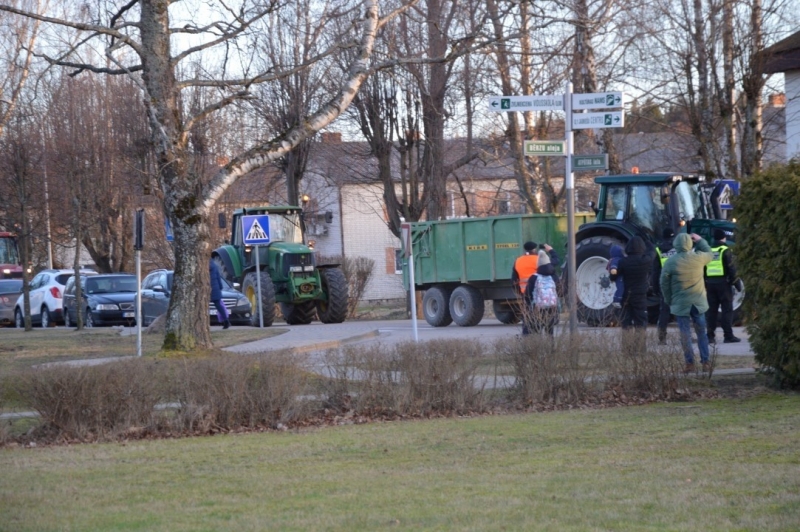 Aprit gads kopš piketa, kurā iedzīvotāji iebilda iecerei dalīt Limbažu un Krimuldas novadu teritorijas