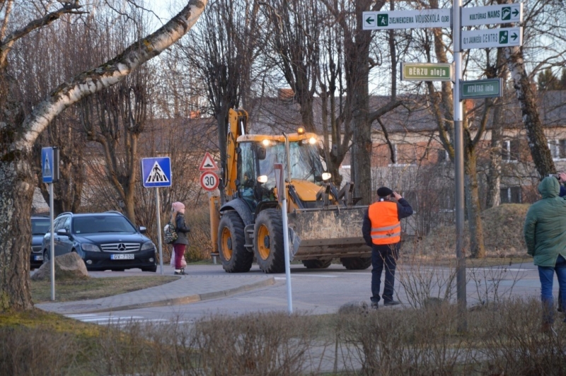 Aprit gads kopš piketa, kurā iedzīvotāji iebilda iecerei dalīt Limbažu un Krimuldas novadu teritorijas