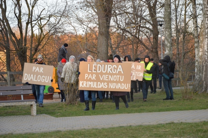 Aprit gads kopš piketa, kurā iedzīvotāji iebilda iecerei dalīt Limbažu un Krimuldas novadu teritorijas