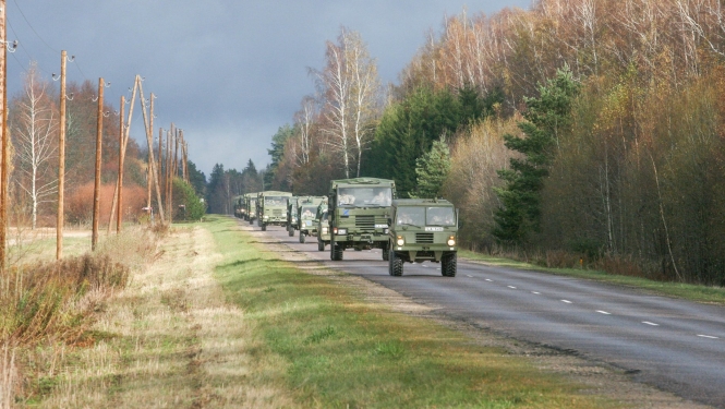 Brīvdienās pa Vidzemes autoceļiem pārvietosies militārais transports