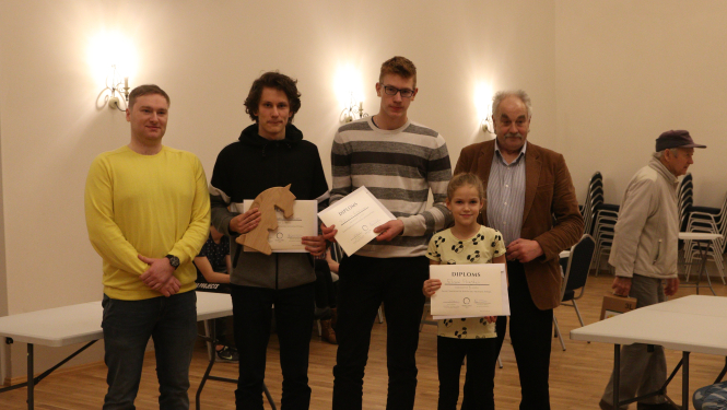 Limbažu šahisti pārliecinoši startē Šaha čempionātā