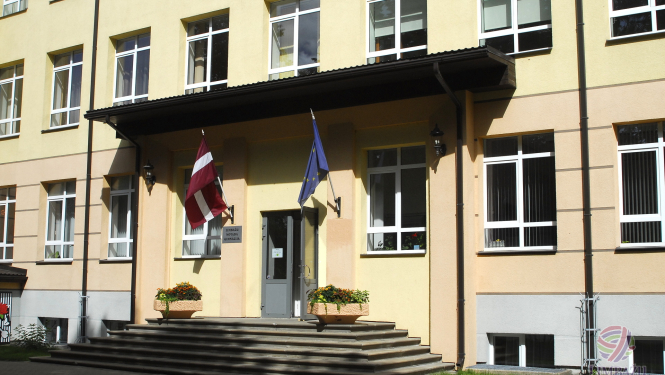 Limbažu Valsts ģimnāzija piedāvā darbu skolas psihologam uz nenoteiktu laiku no 2020./2021. mācību gada