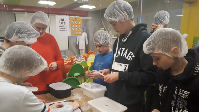 Limbažu 3. vidusskolas skolēni aktīvi turpina piedalīties ESF projektā ”Karjeras atbalsts vispārējās un profesionālās izglītības iestādēs”