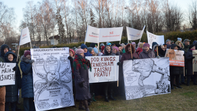 Aprit gads kopš piketa, kurā iedzīvotāji iebilda iecerei dalīt Limbažu un Krimuldas novadu teritorijas