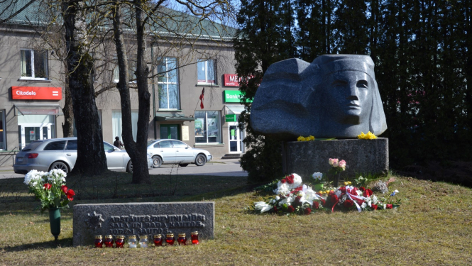 Šodien visā Latvijā piemin komunistiskā genocīda upurus