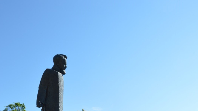 Limbažos piemin Latvijas valsts himnas simto gadadienu +FOTO