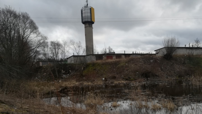 Dīķis nav atkritumu izgāztuve!