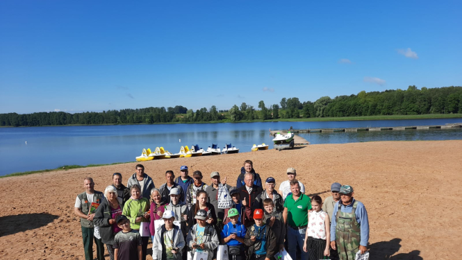 Limbažu Lielezerā aizvadītas makšķerēšanas sacensības “Lielezera pludiņš”