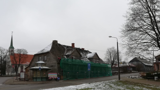 Uzsākti ēkas Cēsu ielā 1 konservācijas darbi