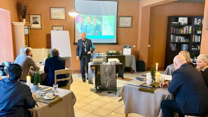 Vidzemes pašvaldību izpilddirektori un viņu vietnieki stiprina komunikācijas un pārmaiņu vadības prasmes