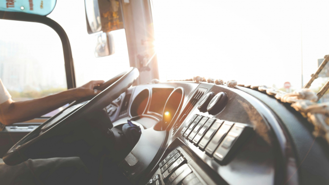 Bezmaksas braucieni Goda ģimenēm reģionālajos autobusos un vilcienos novembra svētkos