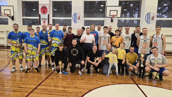 32 basketboal turnirs
