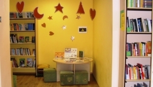 Lādezera bibliotēka