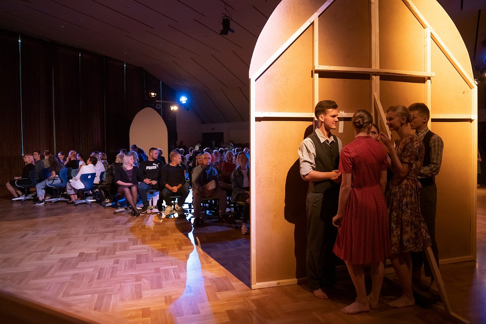 TDA “Katvari” Dejas izrāde "33 minūtes tur..." Foto: Agnis Šmits