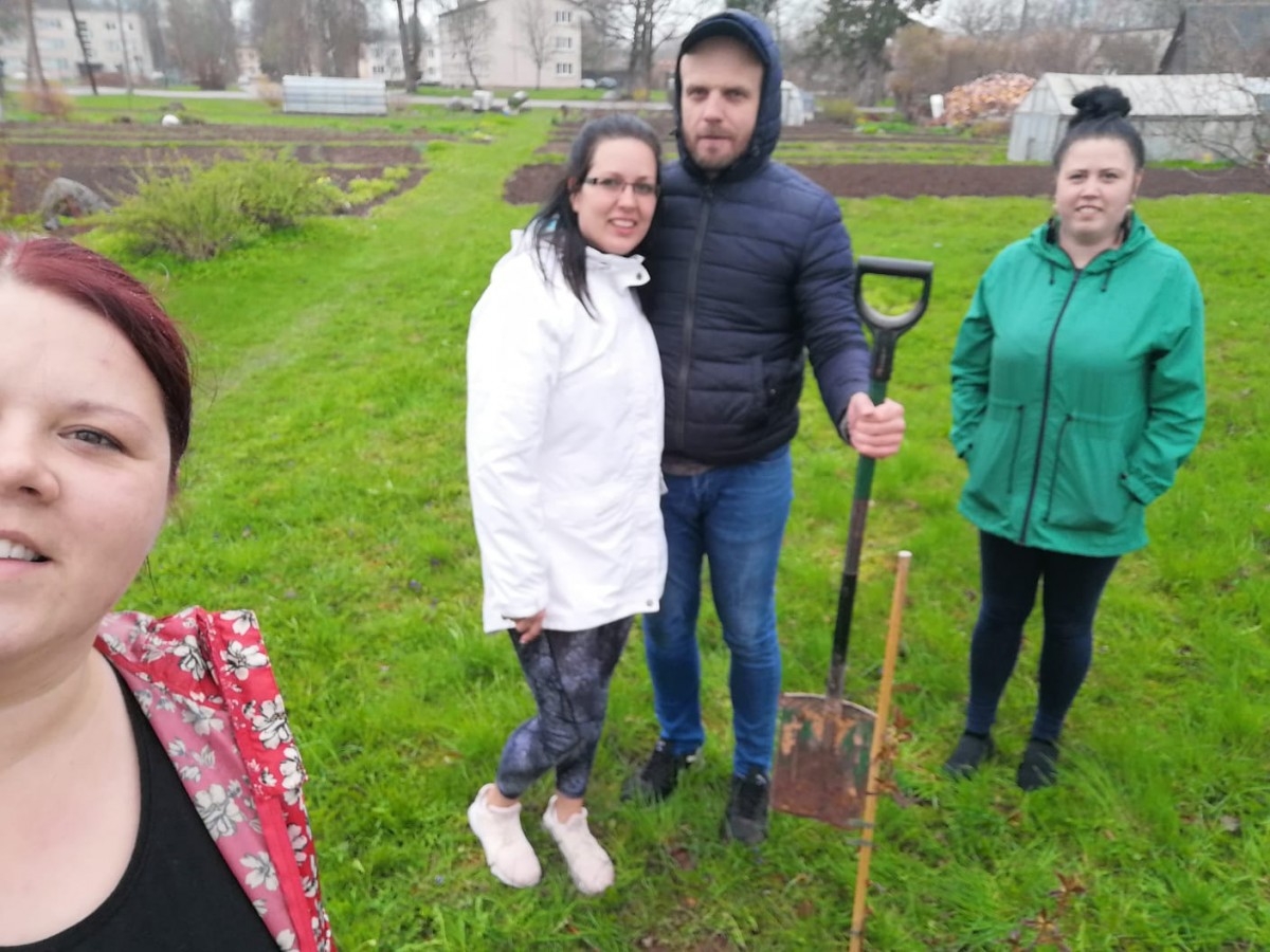 Spītējot lietum, aizvadīts Limbažu novada “Auto-foto” orientēšanās rallijs