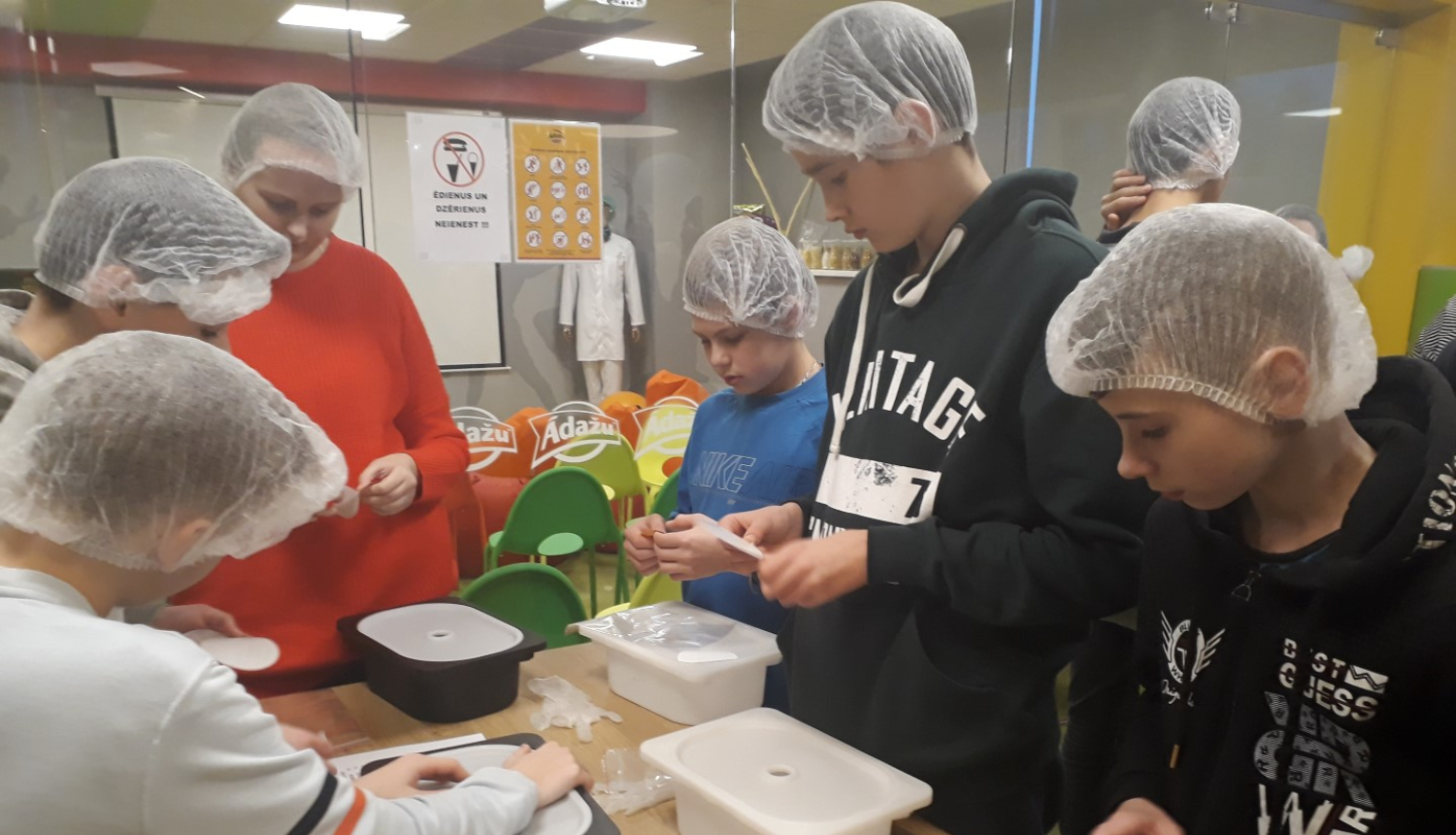 Limbažu 3. vidusskolas skolēni aktīvi turpina piedalīties ESF projektā ”Karjeras atbalsts vispārējās un profesionālās izglītības iestādēs”