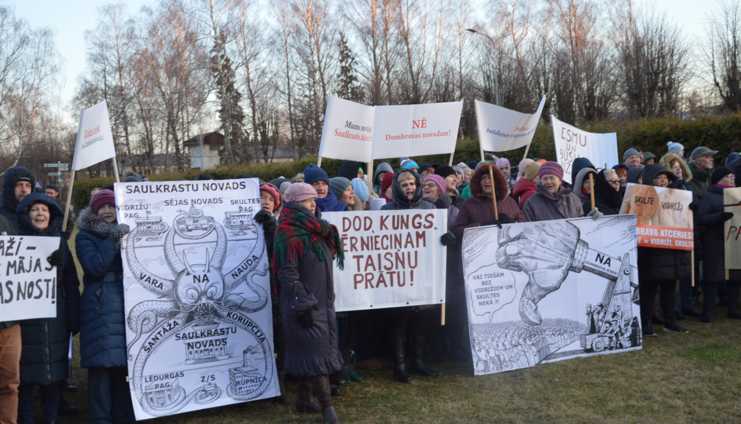 Iedzīvotāji vienojas kopīgā piketā, iebilstot iecerei dalīt Limbažu un Krimuldas novadu teritorijas