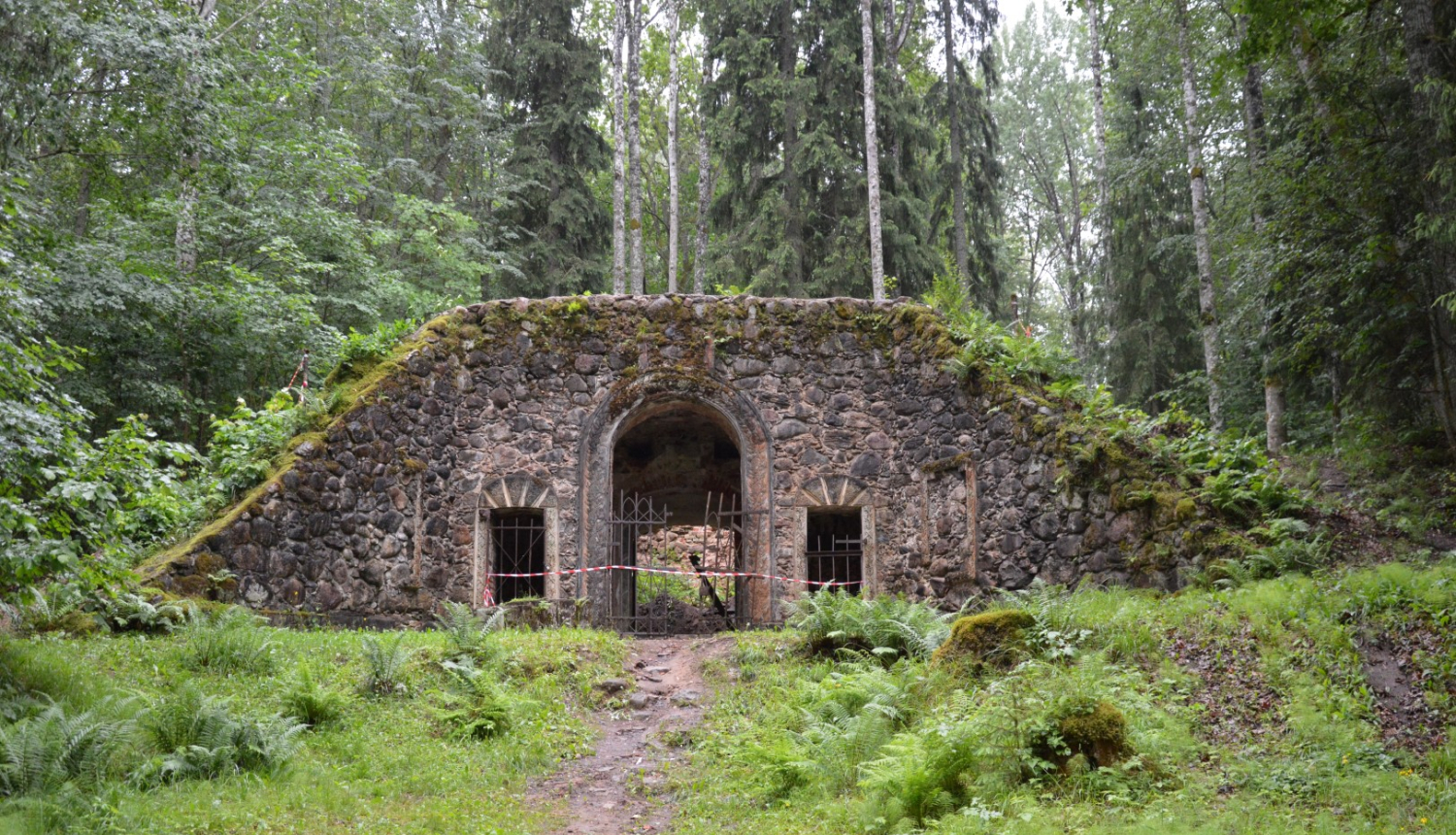Piešķir finansējumu Bīriņu pils kapeņu restaurācijai