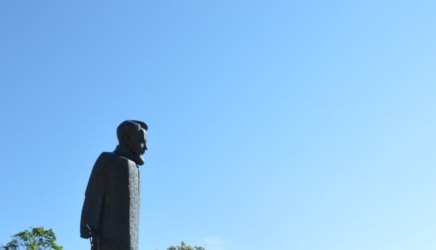 Limbažos piemin Latvijas valsts himnas simto gadadienu +FOTO