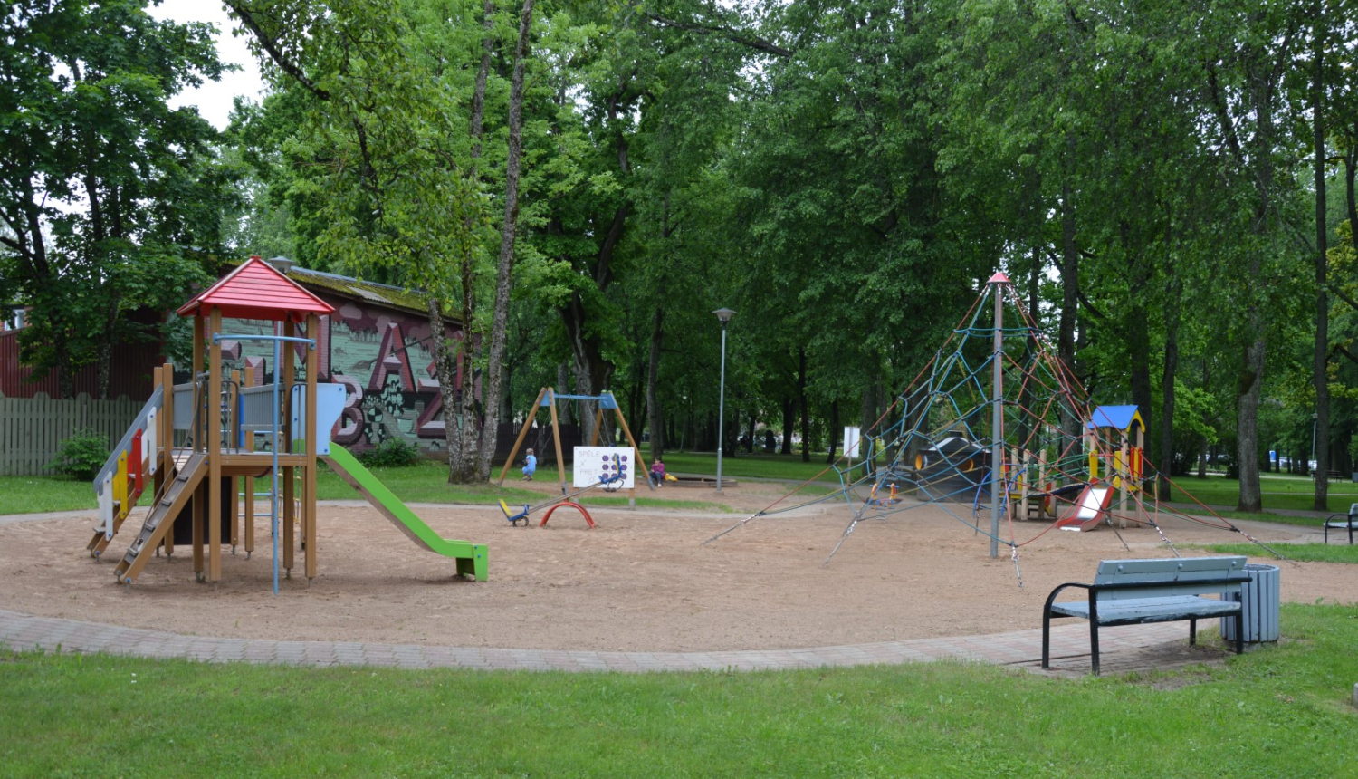 Sākot ar 10.jūniju, apmeklējumiem tiek atvērti Limbažu novada bērnu rotaļu laukumi