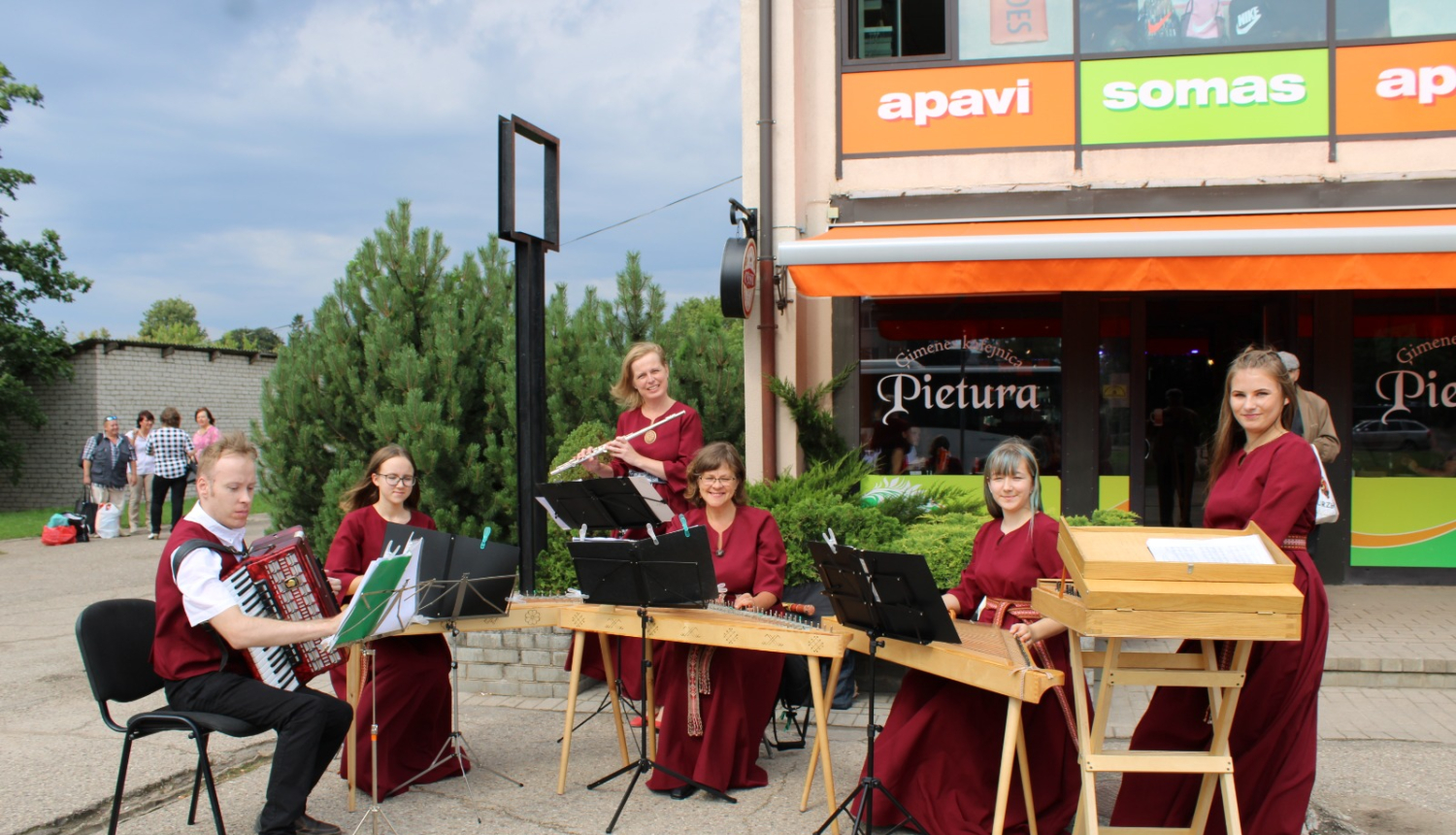 X Starptautiskais tautas muzikantu festivāls „Saldie vārti”