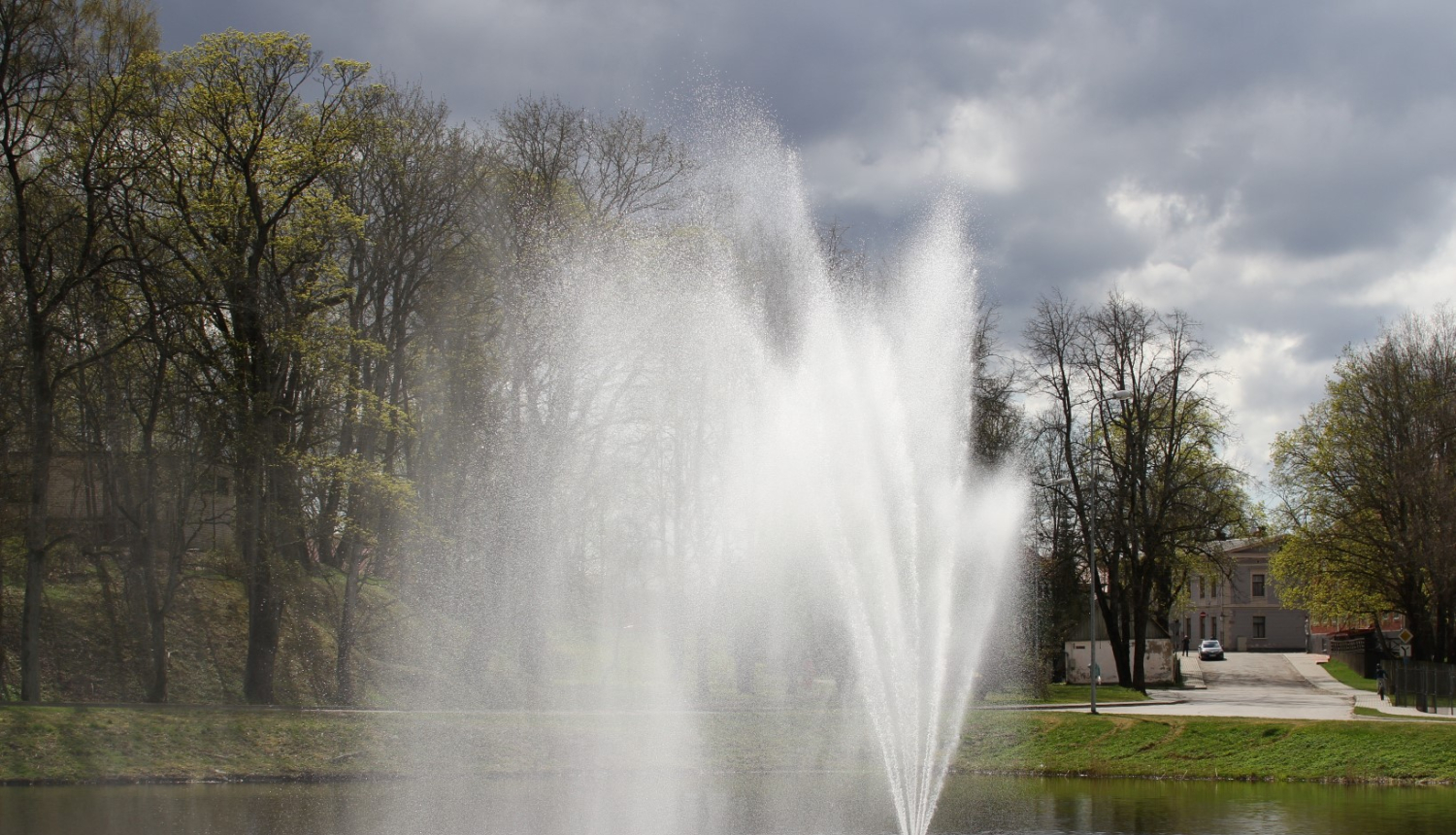 Limbažos atklāj jaunu vides objektu “Mazezera strūklaka”