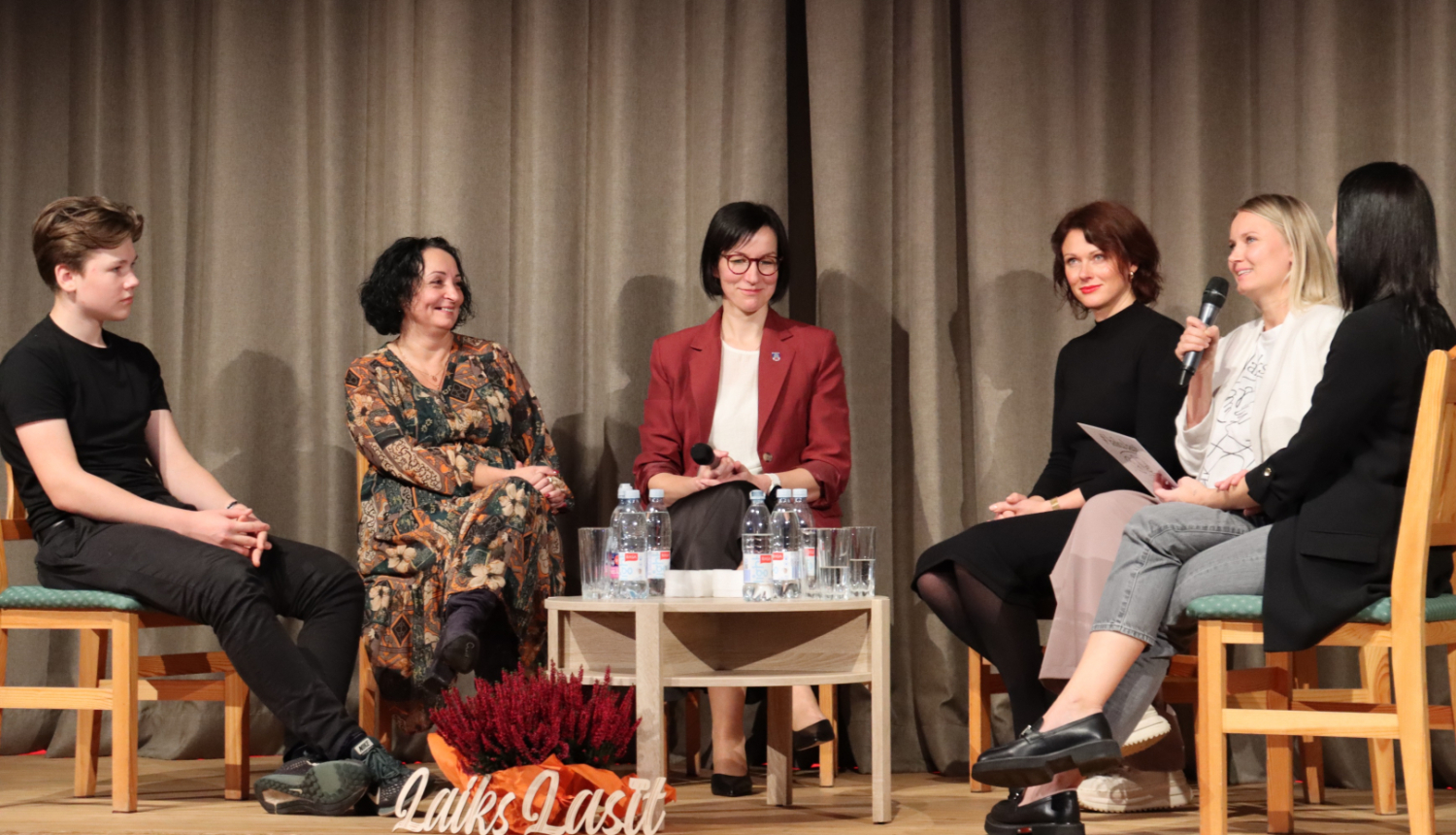 alojas gramatu svetki