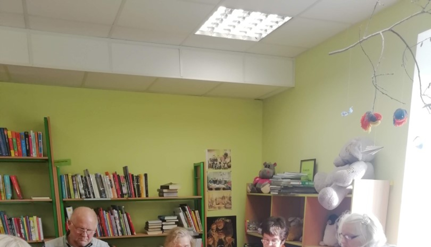 Novadpētniecības klubiņš ciemojas Lādes bibliotēkā