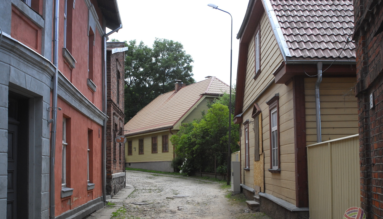 Pašvaldība izsludina projektu konkursu „Limbažu vēsturiskā centra ēku fasāžu un jumtu renovācija 2018”