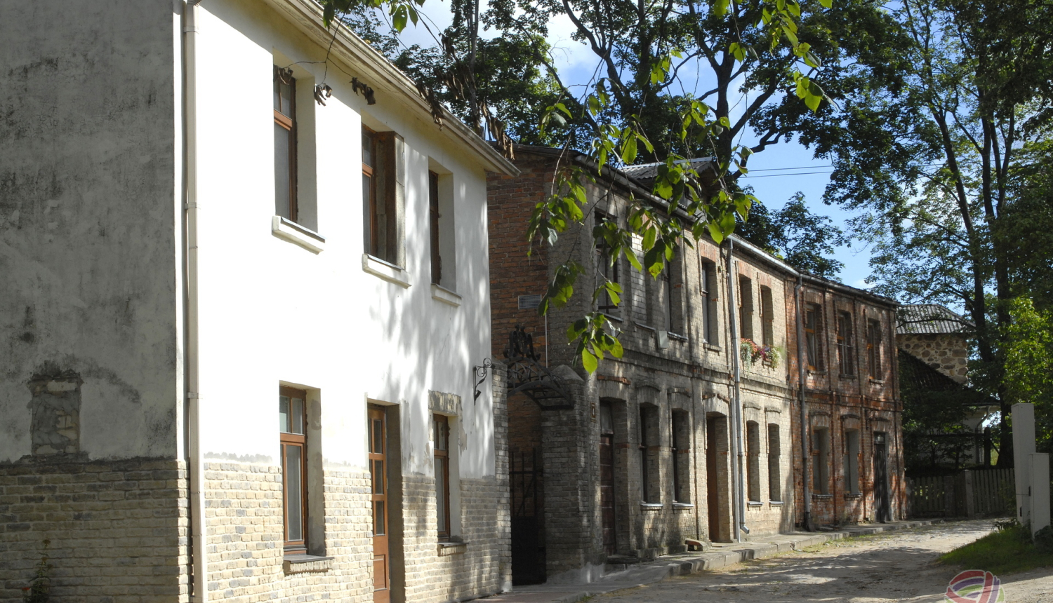 Limbažu novada pašvaldība izsludina projektu konkursu „Limbažu vēsturiskā centra ēku fasāžu un jumtu renovācija 2021”