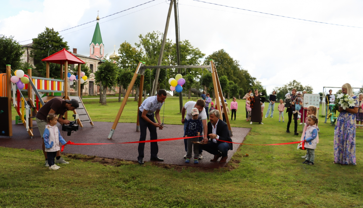 Pociemā atklāts rotaļu laukums