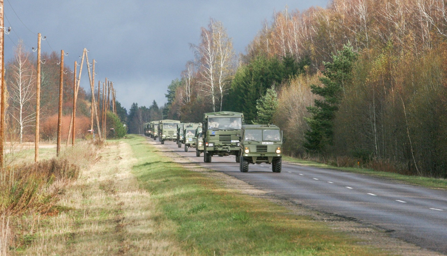 Brīvdienās pa Vidzemes autoceļiem pārvietosies militārais transports Brīvdienās pa Vidzemes autoceļiem pārvietosies militārais transports