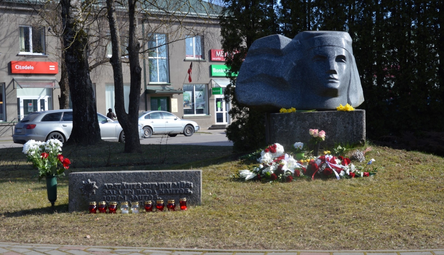 Šodien visā Latvijā piemin komunistiskā genocīda upurus