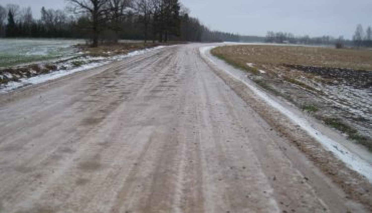 Latvijas Valsts ceļi: Masas ierobežojumi ieviesti jau uz 76 grants ceļu posmiem