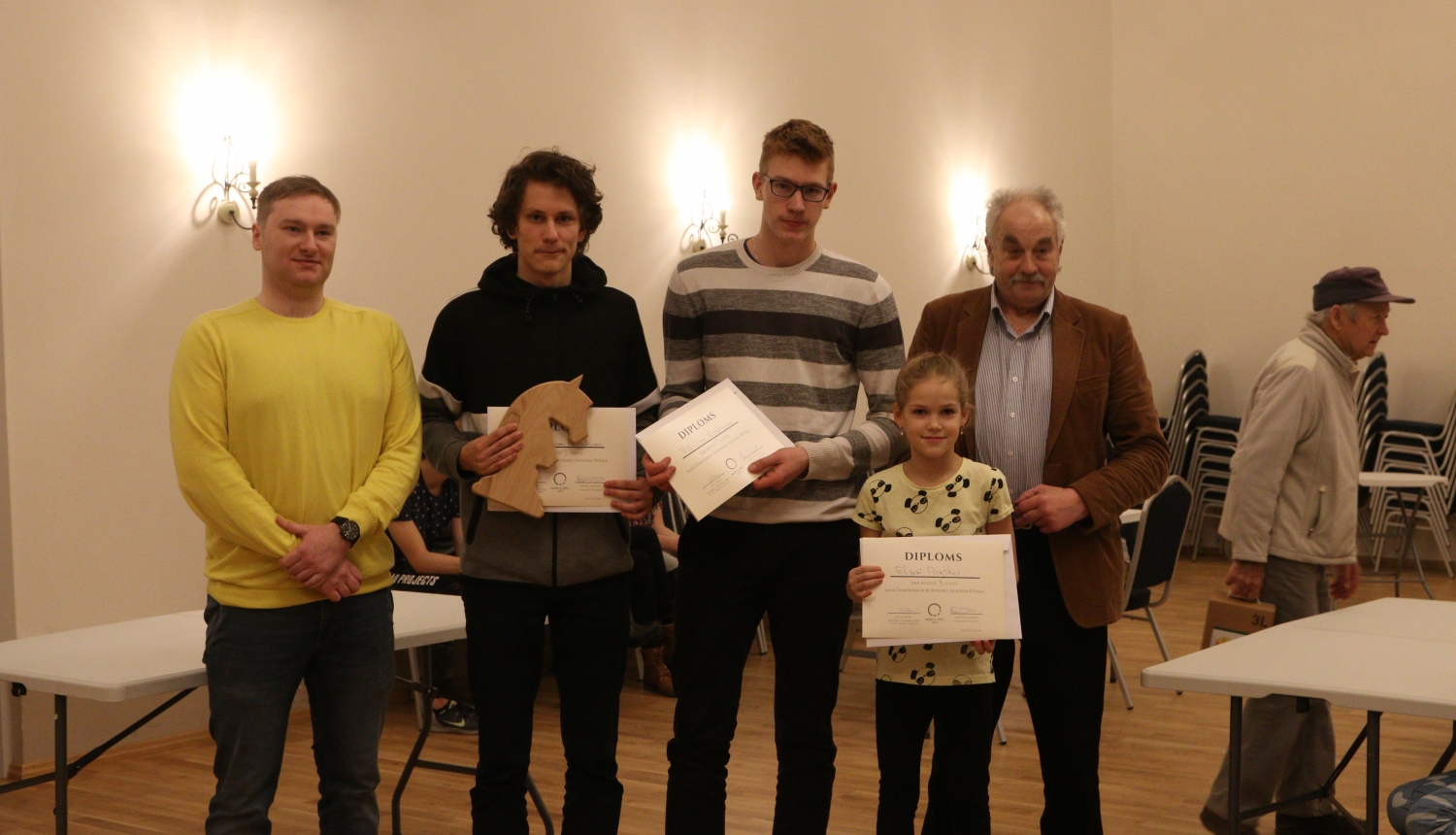 Limbažu šahisti pārliecinoši startē Šaha čempionātā