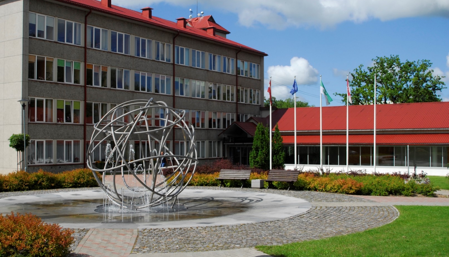Limbažu novada pašvaldība ir iesaistījusies projekta "Profesionāla sociālā darba attīstība pašvaldībās" īstenotā pilotprojektā