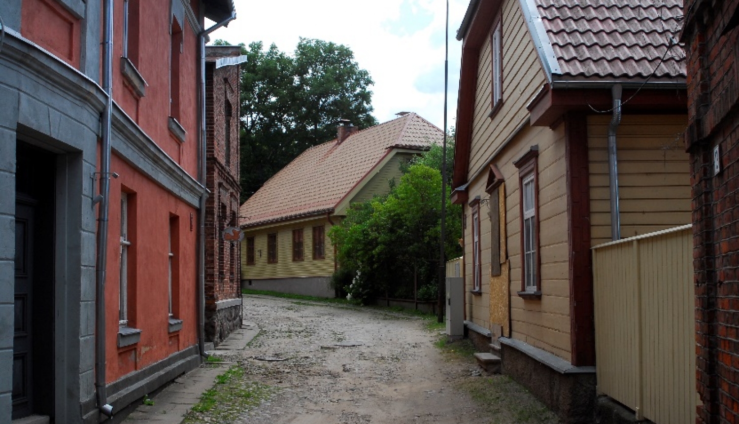 Limbažu novada pašvaldība izsludina projektu konkursu „Limbažu vēsturiskā centra ēku fasāžu un jumtu renovācija 2019”